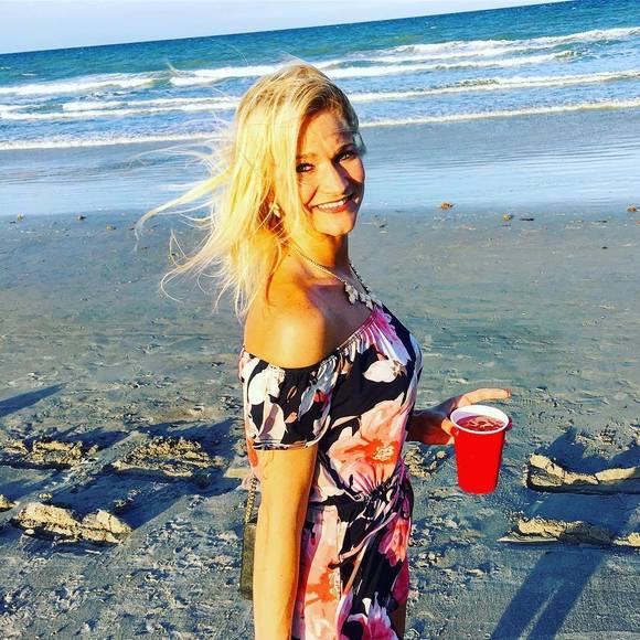 Meet your Posher, Danielle - Picture 1 of 1